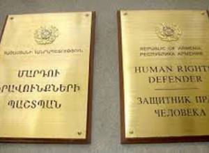 Сообщение на горячую линию: мать избивает детей