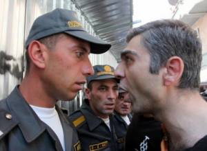 "Полицейские осуществляли преступное бездействие"