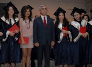 Political analyst: Serzh Sargsyan raises the issue before Russia 