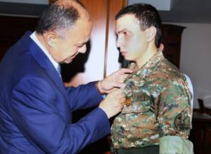 Награжден солдат срочной службы