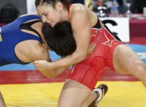 Armenian wrestler Karine Shadoyan loses to Feng Zhou 