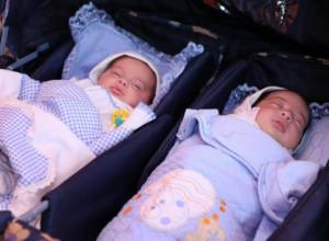 512 children born in 6 days