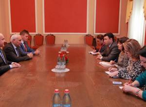 Эдуард Шармазанов принял делегацию Госдумы РФ