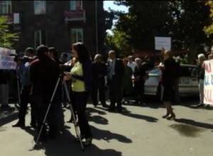 "Мы живем в уголовно-исполнительном учреждении "Армения"": Акция в прямом эфире