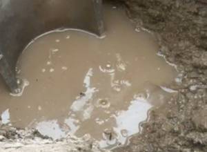 Կանգառ հասնելու համար անցնում են խմելու ջրի միջով