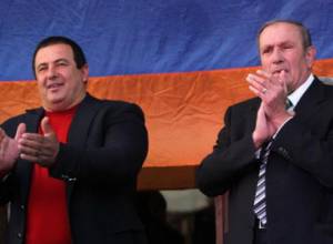 Opposition troika: Authorities are hiding behind children