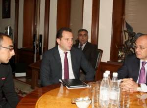 Armenia’s Defense Minister receives Hakob Injighulyan