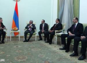 Ծառուկյանը  հյուրերին տարել է Սարգսյանի մոտ
