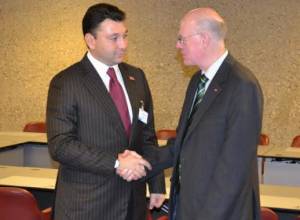 Вице-спикер НС встретился с главой Бундестага