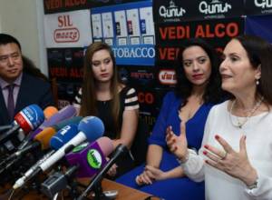 Komitas performed by foreigners: Araks Mansuryan’s present to her brother