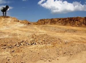 Հանքավայրը մասնակիորեն գտնվում է «Արևիկ» ազգային պարկի սահմաններում