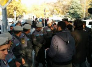 Protest action outside CC: Police violate citizens' right to free movement 