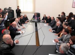 Եթե շատ ուզենան հեռուստացույց դիտել, Բեգլարյանը խոստանում է օգնել