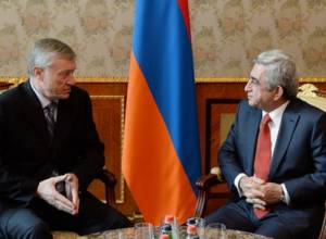 С. Саргсян представил Н. Бордюже инцидент со сбитым вертолетом