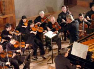 «100-ամյա տարելիցի հիշատակումն օգտագործում են իրենց անունն առաջ տանելու համար»