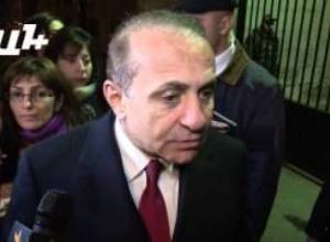 «Ճիշտ չեք ասում».  վարչապետը` լրագրողներին