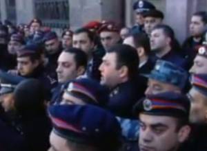 Генеральный прокурор еще раз пообещал обратиться к прокурору РФ