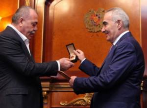 Galust Sahakyan awarded Manvel Grigoryan