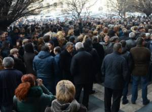 Չեն հեռանա, մինչեւ վարչապետը բոլորին չհանդիպի