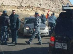 Participants of automobile march injured: Journalist hospitalized