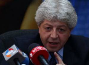 "Армению пытаются раскачать, Серж Саргсян пожертвовал Царукяном"