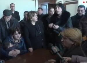 Relatives of Avetisyan family gather outside Prosecutor’s Office in Shirak
