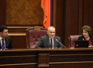 “Откройте – посмотрите интервью вашего шефа”: Шармазанов – Зурабяну