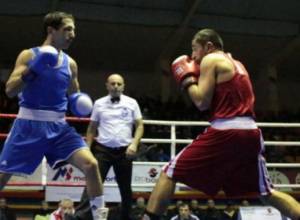 Ոսկու համար կպայքարի երկու բռնցքամարտիկ