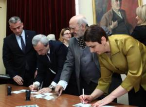 Serzh Sargsyan visited State College of Arts