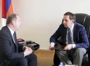 Новоназначенный посол Словакии вручил копии верительных грамот