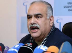 Raffi Hovannisian addresses Armenians from Los Angeles