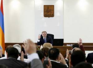 Те, кто вышел из ППА, останутся в совете старейшин Еревана