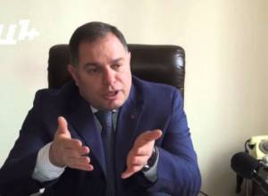 Does Zhirayr Sefilyan act out of desperation?