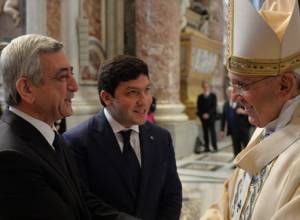 Serzh Sargsyan talks to Pope, thanks for Genocide centennial Mass