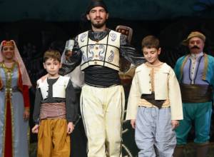 «100 տարի–100 հայկական տարազ»