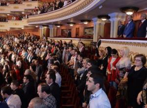 Serzh Sargsyan attends May Day concert