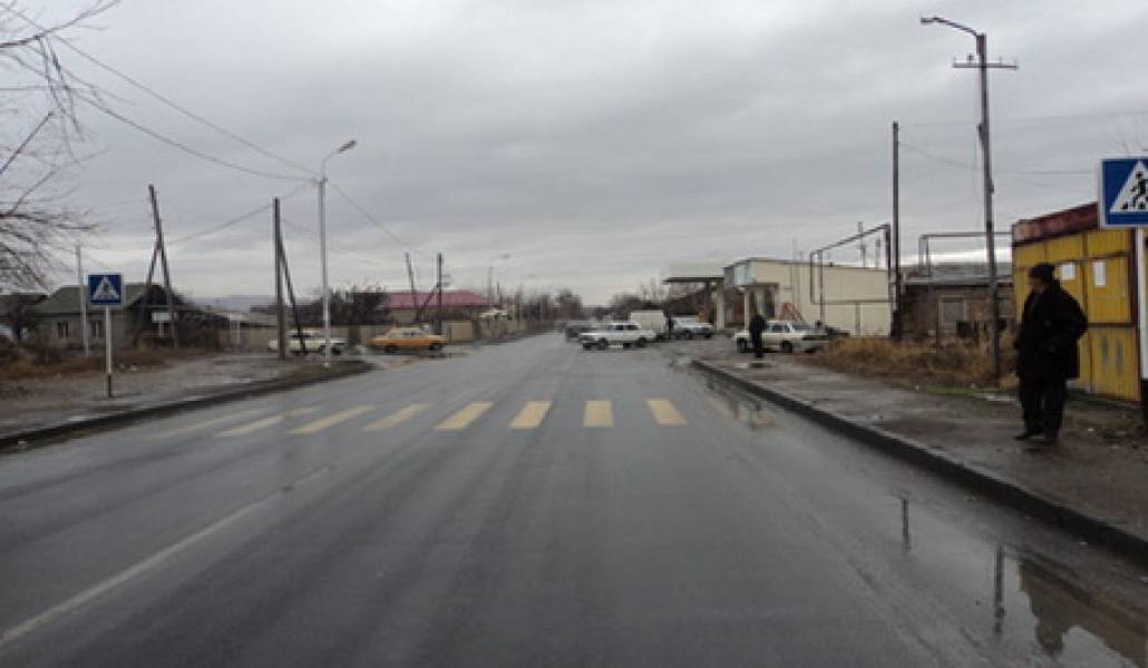 закрывают шоссе. поселок ржавки солнечногорский район. ленинградское шоссе разворот. кад санкт-петербург пробки. закрывают шоссе.