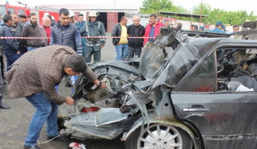 IMG_3233-13743-650-500-100-rd-255-255-255-wm-center_middle-100-mespng