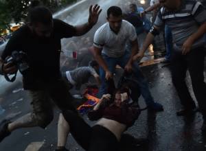 Полицейское насилие в Ереване