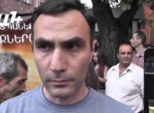 Advocates inform the protesters