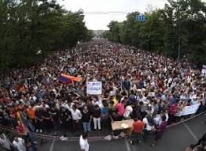 Baghramyan Avenue: live