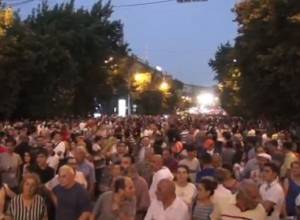 Live from Baghramyan Avenue