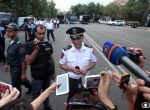 Live streaming from Baghramyan Avenue