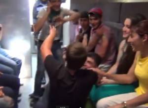 Полиция: Участники акции в полицейской машине