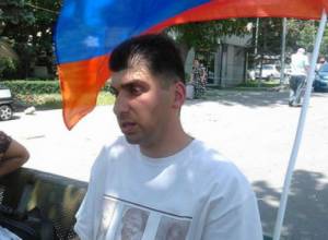 Police pressures against protesters