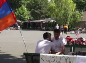 Давид выражает благодарность тем, кто издевался над ним