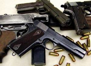 Ապօրինի պահվող զենք-զինամթերքի կամավոր հանձնումներ ոստիկանության տարածքային բաժիններում