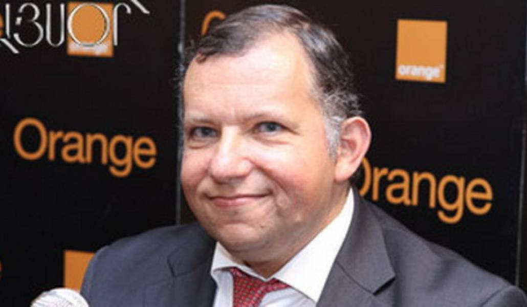 f546d09318c2ce_546d09318c6a5.thumb_