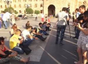 Прямой эфир: “Вставай, Армения!” проводит акцию протеста на площади