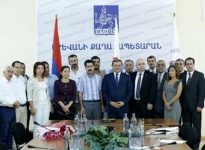 Տարոն Մարգարյանը հյուրընկալել է քաղաքապետերին